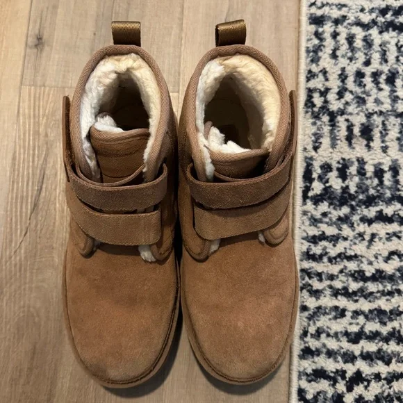 UGG Nuemel Platform Boots - Picture 5 of 7